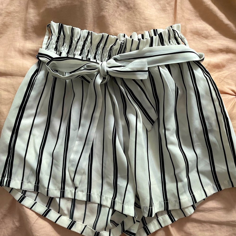 Striped flowy shorts